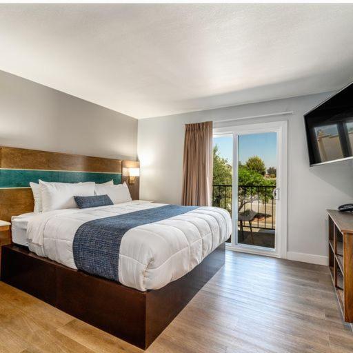 Mainstay Suites Moreno Valley Near March Air Reserve Base ภายนอก รูปภาพ