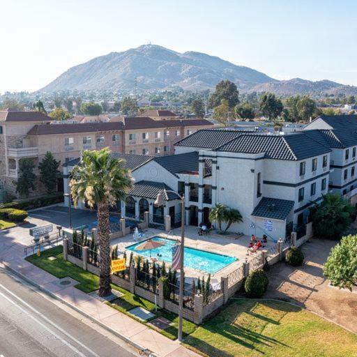Mainstay Suites Moreno Valley Near March Air Reserve Base ภายนอก รูปภาพ